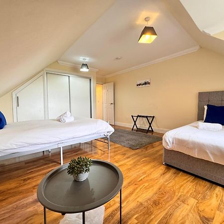 Relaxing Airport Rooms Stanwell Exteriör bild