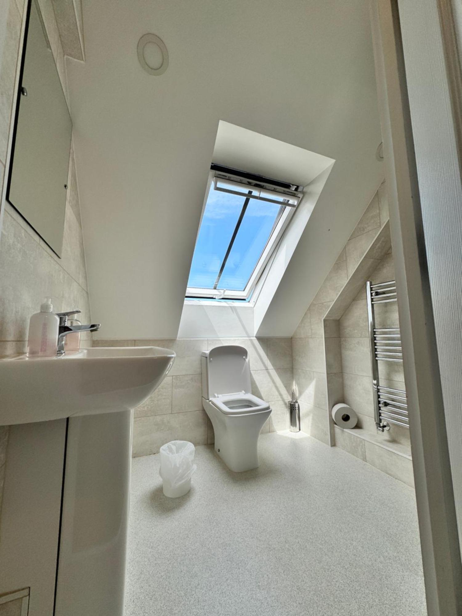 Relaxing Airport Rooms Stanwell Exteriör bild